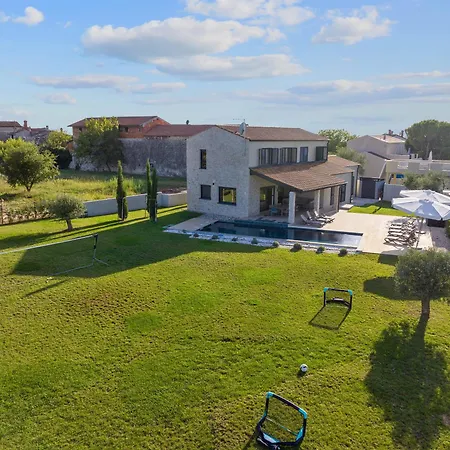 Villa Stellar